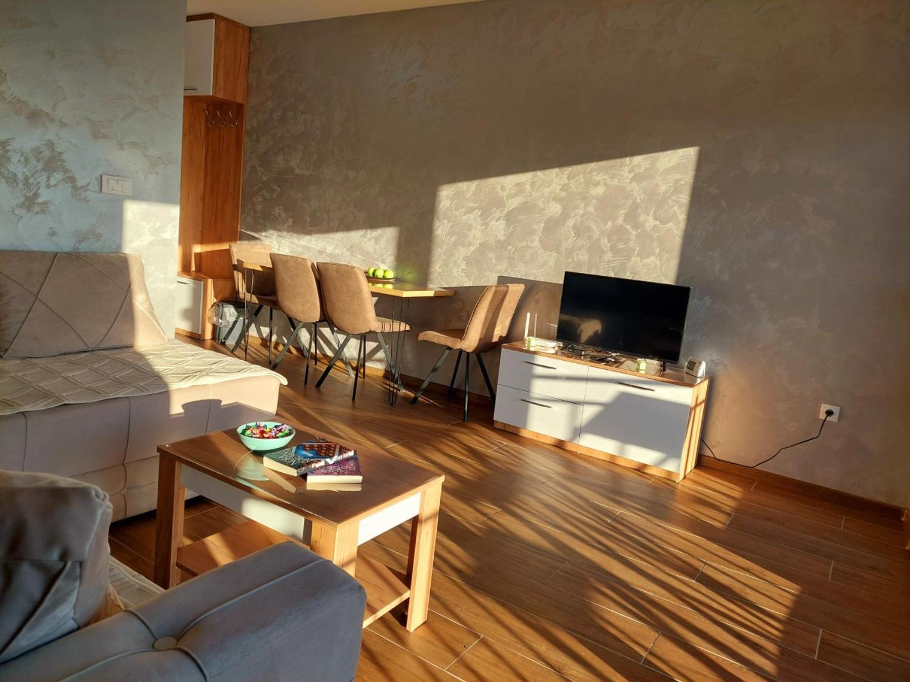 Apartment Divci Tron 9