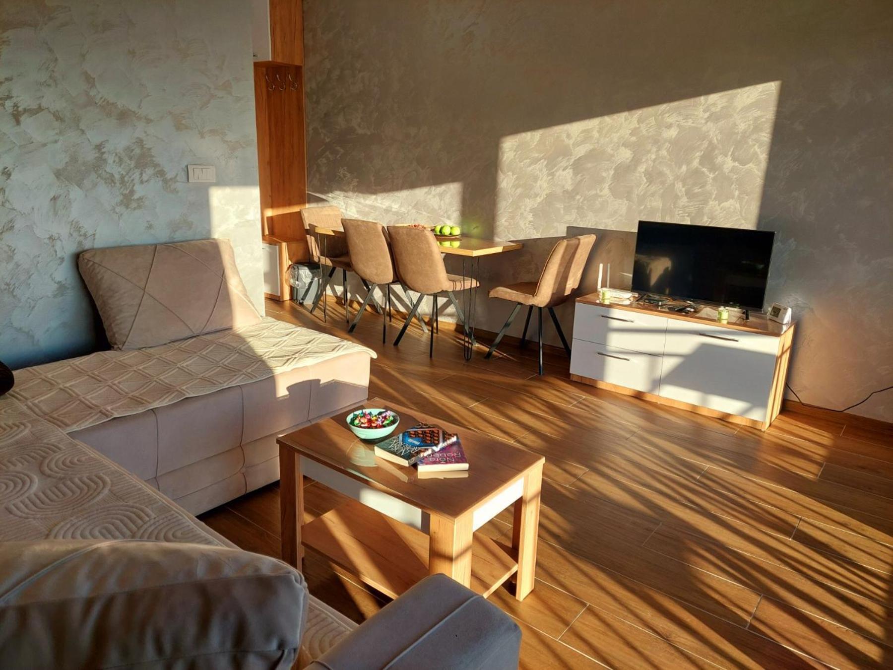 Apartment Divci Tron 9